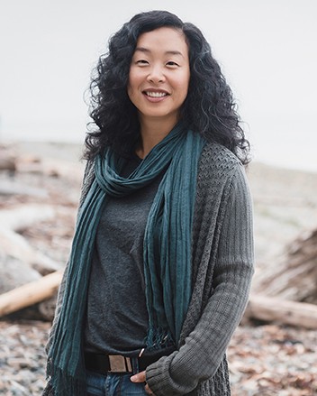 Sherry J. Yoon headshot