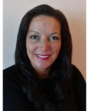 Erin Jones headshot